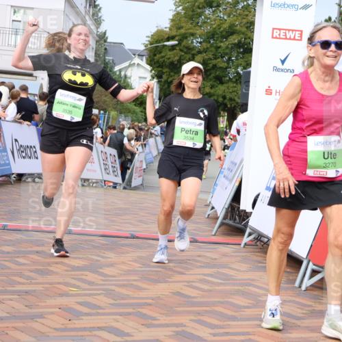 31.08.2025 - 21. Blankeneser Heldenlauf Strokosch-Dieckow http://msf.ph/oto/8667771 31.08.2025 11:15:01 Ziel 3535, 3534, 3586, 3661, 3610, 3270 meine-sportfotos.de