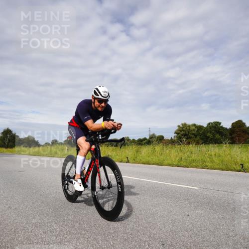 31.08.2025 - Elbe Triathlon Hamburg Michael Burmester http://msf.ph/oto/8667772 31.08.2025 10:56:30 Radfahren 1266, 1346, 1366, 1374, 1406, 1409 meine-sportfotos.de