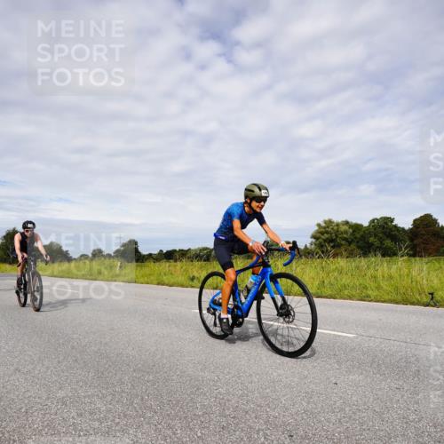 31.08.2025 - Elbe Triathlon Hamburg Michael Burmester http://msf.ph/oto/8667778 31.08.2025 10:56:37 Radfahren 772, 1250, 1366, 1406, 1407, 1474, 1475 meine-sportfotos.de