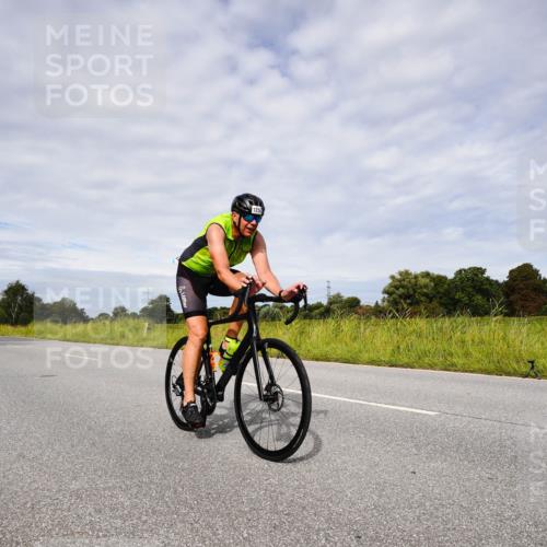 31.08.2025 - Elbe Triathlon Hamburg Michael Burmester http://msf.ph/oto/8667792 31.08.2025 10:56:44 Radfahren 772, 1166, 1250, 1301, 1407, 1430, 1474 meine-sportfotos.de