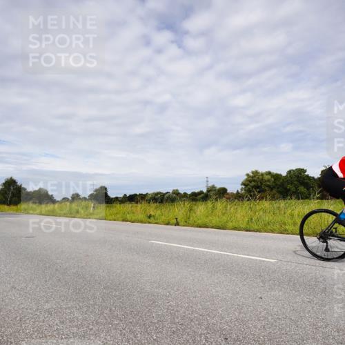 31.08.2025 - Elbe Triathlon Hamburg Michael Burmester http://msf.ph/oto/8667799 31.08.2025 10:56:48 Radfahren 1166, 1301, 1383, 1430, 1603 meine-sportfotos.de