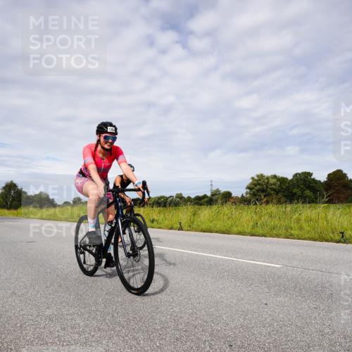 31.08.2025 - Elbe Triathlon Hamburg Michael Burmester http://msf.ph/oto/8667802 31.08.2025 10:56:53 Radfahren 1383, 1392, 1603 meine-sportfotos.de