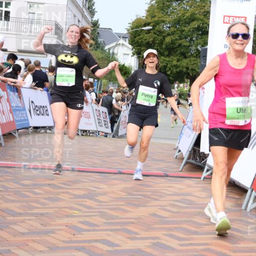 31.08.2025 - 21. Blankeneser Heldenlauf Strokosch-Dieckow http://msf.ph/oto/8667807 31.08.2025 11:15:01 Ziel 3535, 3534, 3586, 3661, 3610, 3270 meine-sportfotos.de