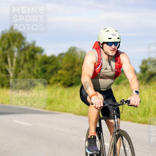 31.08.2025 - Elbe Triathlon Hamburg Michael Burmester http://msf.ph/oto/8667817 31.08.2025 09:44:04 Radfahren 281, 378, 476, 562, 787, 864 meine-sportfotos.de