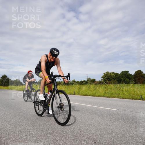 31.08.2025 - Elbe Triathlon Hamburg Michael Burmester http://msf.ph/oto/8667819 31.08.2025 10:57:14 Radfahren 1297, 1323, 1357, 1363, 1457, 1601, 1614 meine-sportfotos.de