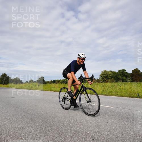 31.08.2025 - Elbe Triathlon Hamburg Michael Burmester http://msf.ph/oto/8667833 31.08.2025 10:57:24 Radfahren 1312, 1321, 1405, 1457, 1463 meine-sportfotos.de