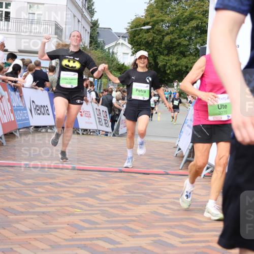 31.08.2025 - 21. Blankeneser Heldenlauf Strokosch-Dieckow http://msf.ph/oto/8667839 31.08.2025 11:15:01 Ziel 3535, 3534, 3586, 3661, 3610, 3270 meine-sportfotos.de