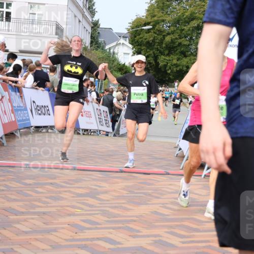 31.08.2025 - 21. Blankeneser Heldenlauf Strokosch-Dieckow http://msf.ph/oto/8667845 31.08.2025 11:15:00 Ziel 3535, 3534, 3586, 3661, 3610, 3270 meine-sportfotos.de