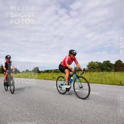 31.08.2025 - Elbe Triathlon Hamburg Michael Burmester http://msf.ph/oto/8667854 31.08.2025 10:57:50 Radfahren 1358, 1401, 1438, 1447, 1503 meine-sportfotos.de