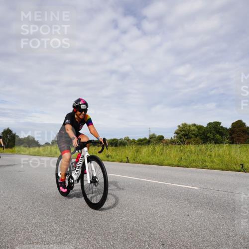 31.08.2025 - Elbe Triathlon Hamburg Michael Burmester http://msf.ph/oto/8667872 31.08.2025 10:58:04 Radfahren 1299, 1329, 1351, 1353, 1356, 1495 meine-sportfotos.de
