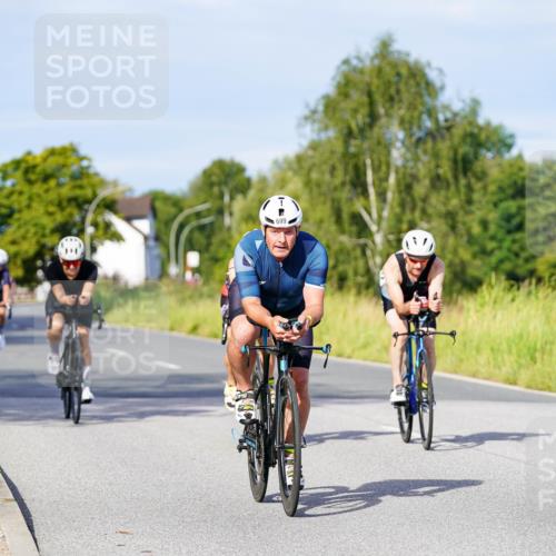 31.08.2025 - Elbe Triathlon Hamburg Michael Burmester http://msf.ph/oto/8667889 31.08.2025 09:44:49 Radfahren 259, 298, 357, 617, 669, 737, 823, 869, 881 meine-sportfotos.de