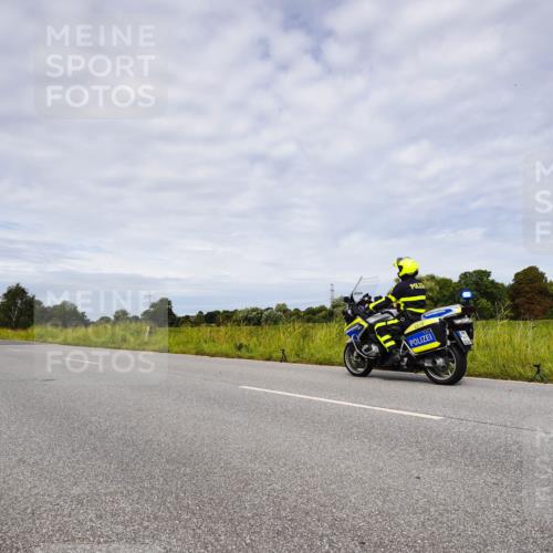 31.08.2025 - Elbe Triathlon Hamburg Michael Burmester http://msf.ph/oto/8667890 31.08.2025 10:58:32 Radfahren 1608 meine-sportfotos.de