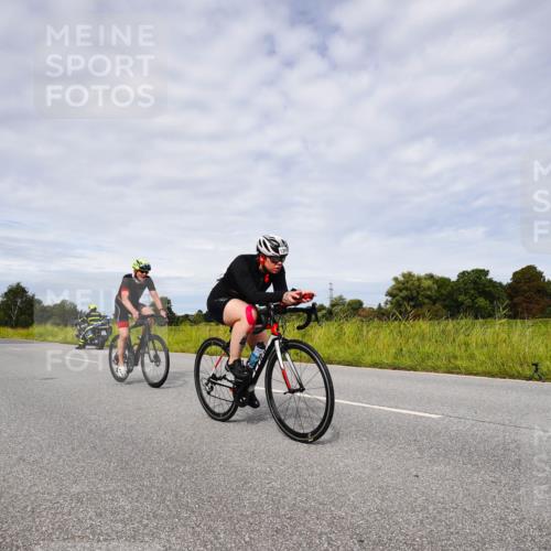 31.08.2025 - Elbe Triathlon Hamburg Michael Burmester http://msf.ph/oto/8667907 31.08.2025 10:58:55 Radfahren 1280, 1327, 1387, 1394, 1575 meine-sportfotos.de