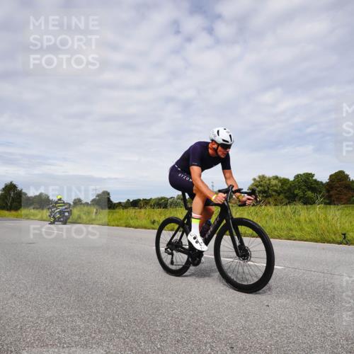 31.08.2025 - Elbe Triathlon Hamburg Michael Burmester http://msf.ph/oto/8667919 31.08.2025 10:59:11 Radfahren 1261, 1303, 1326, 1349 meine-sportfotos.de