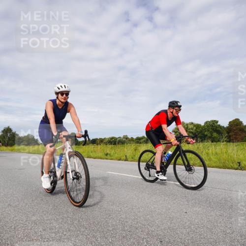 31.08.2025 - Elbe Triathlon Hamburg Michael Burmester http://msf.ph/oto/8667928 31.08.2025 10:59:43 Radfahren 1281, 1310, 1318, 1319, 1344, 1362, 1417, 1423 meine-sportfotos.de