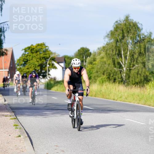 31.08.2025 - Elbe Triathlon Hamburg Michael Burmester http://msf.ph/oto/8667946 31.08.2025 09:45:03 Radfahren 292, 409, 469, 646, 896 meine-sportfotos.de
