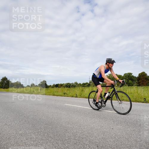 31.08.2025 - Elbe Triathlon Hamburg Michael Burmester http://msf.ph/oto/8667947 31.08.2025 10:59:56 Radfahren 1252, 1368, 1426 meine-sportfotos.de