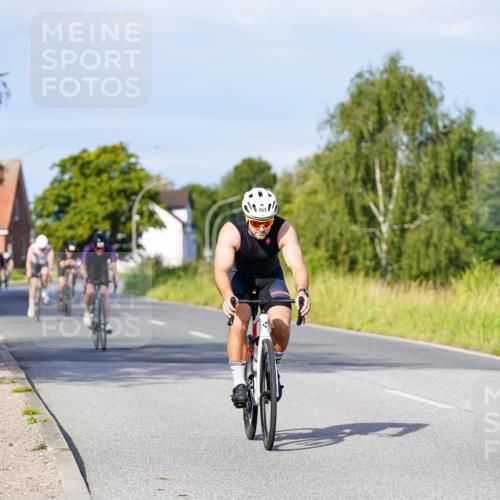 31.08.2025 - Elbe Triathlon Hamburg Michael Burmester http://msf.ph/oto/8667948 31.08.2025 09:45:03 Radfahren 292, 409, 469, 646, 896 meine-sportfotos.de