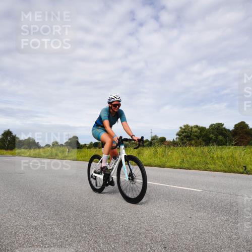 31.08.2025 - Elbe Triathlon Hamburg Michael Burmester http://msf.ph/oto/8667951 31.08.2025 11:00:00 Radfahren 1273, 1313, 1426, 1490, 1588 meine-sportfotos.de