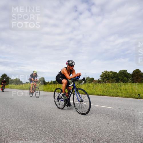 31.08.2025 - Elbe Triathlon Hamburg Michael Burmester http://msf.ph/oto/8667953 31.08.2025 11:00:06 Radfahren 1256, 1273, 1292, 1313, 1348, 1490, 1588 meine-sportfotos.de