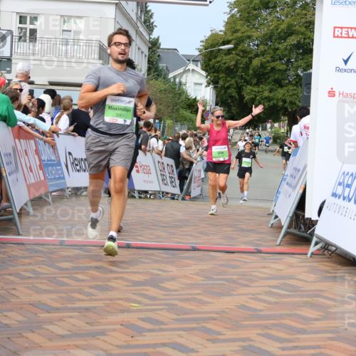 31.08.2025 - 21. Blankeneser Heldenlauf Strokosch-Dieckow http://msf.ph/oto/8667958 31.08.2025 11:14:57 Ziel 3479, 3535, 3534, 3586, 3661, 3610, 3336, 3270 meine-sportfotos.de