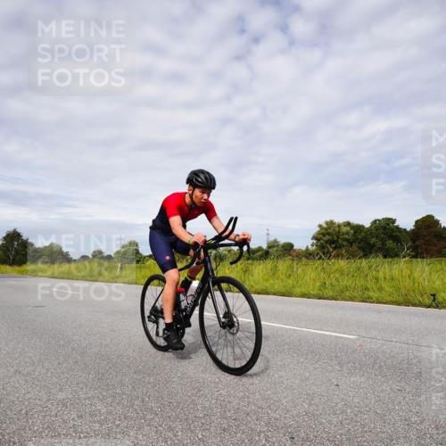 31.08.2025 - Elbe Triathlon Hamburg Michael Burmester http://msf.ph/oto/8667973 31.08.2025 11:00:25 Radfahren 1338, 1604 meine-sportfotos.de
