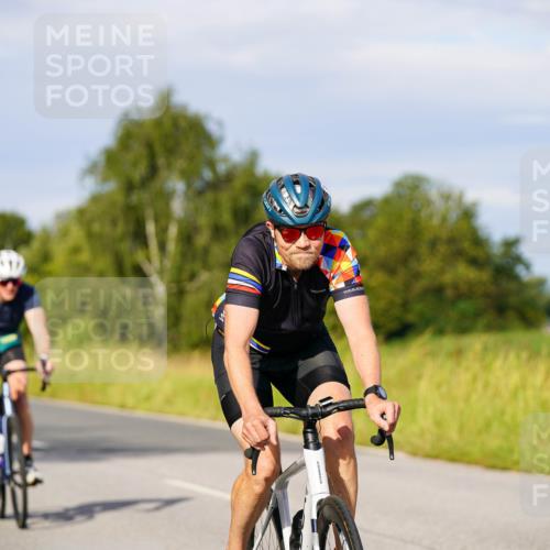 31.08.2025 - Elbe Triathlon Hamburg Michael Burmester http://msf.ph/oto/8667998 31.08.2025 09:45:15 Radfahren 427, 804, 911 meine-sportfotos.de