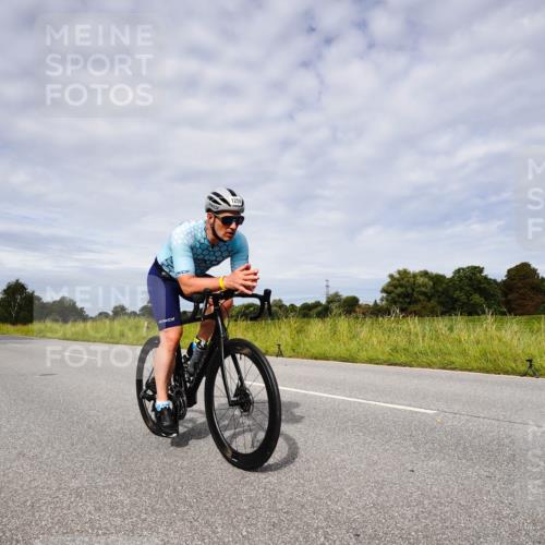 31.08.2025 - Elbe Triathlon Hamburg Michael Burmester http://msf.ph/oto/8668002 31.08.2025 11:01:13 Radfahren 1259, 1359, 1360, 1397, 1612 meine-sportfotos.de