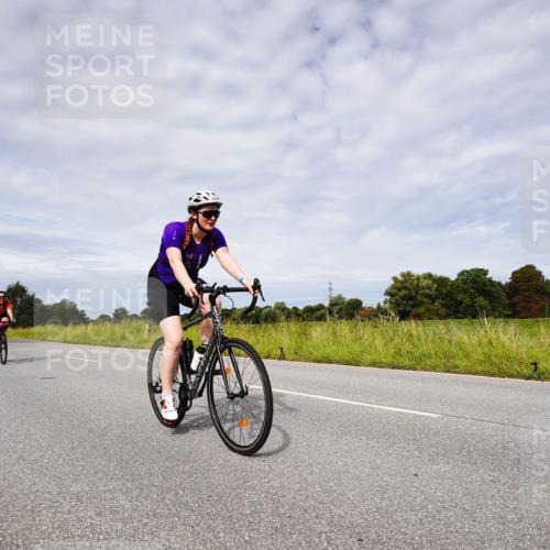 31.08.2025 - Elbe Triathlon Hamburg Michael Burmester http://msf.ph/oto/8668003 31.08.2025 11:01:16 Radfahren 1307, 1359, 1360, 1612 meine-sportfotos.de