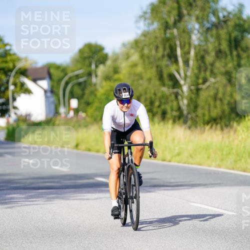 31.08.2025 - Elbe Triathlon Hamburg Michael Burmester http://msf.ph/oto/8668007 31.08.2025 09:45:19 Radfahren 427, 804 meine-sportfotos.de