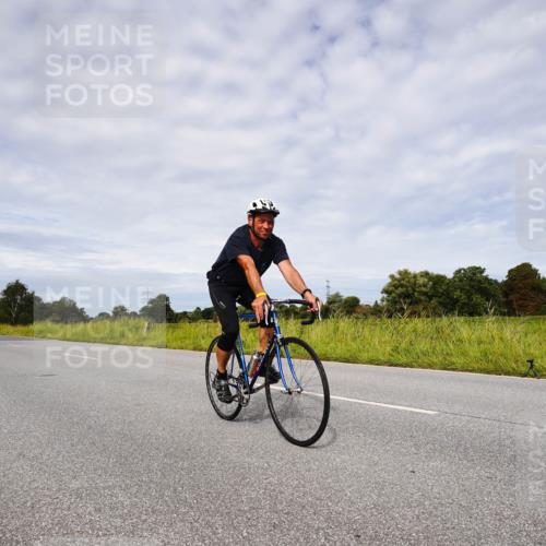 31.08.2025 - Elbe Triathlon Hamburg Michael Burmester http://msf.ph/oto/8668010 31.08.2025 11:01:22 Radfahren 1307, 1352 meine-sportfotos.de