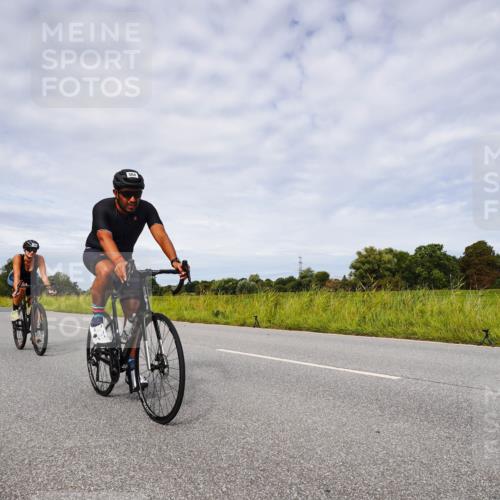 31.08.2025 - Elbe Triathlon Hamburg Michael Burmester http://msf.ph/oto/8668017 31.08.2025 11:01:40 Radfahren 1385 meine-sportfotos.de