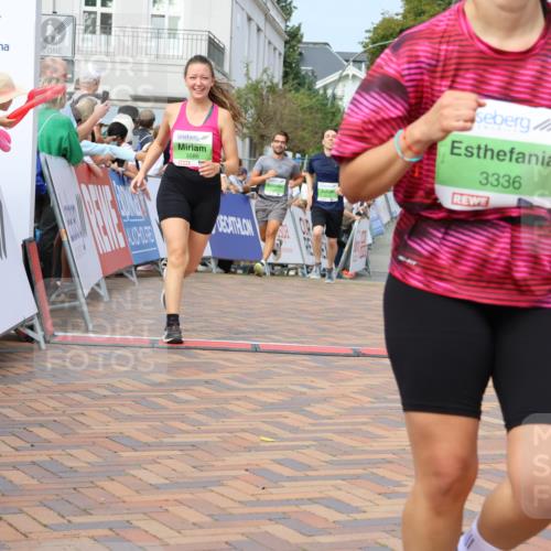 31.08.2025 - 21. Blankeneser Heldenlauf Strokosch-Dieckow http://msf.ph/oto/8668049 31.08.2025 11:14:54 Ziel 3479, 3445, 3586, 3661, 3610, 3336 meine-sportfotos.de
