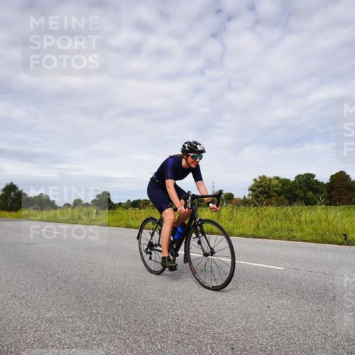 31.08.2025 - Elbe Triathlon Hamburg Michael Burmester http://msf.ph/oto/8668055 31.08.2025 11:02:25 Radfahren 1584 meine-sportfotos.de