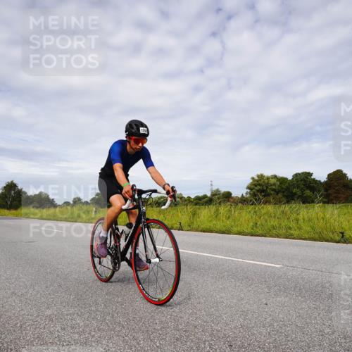 31.08.2025 - Elbe Triathlon Hamburg Michael Burmester http://msf.ph/oto/8668057 31.08.2025 11:02:33 Radfahren 1464, 1592 meine-sportfotos.de