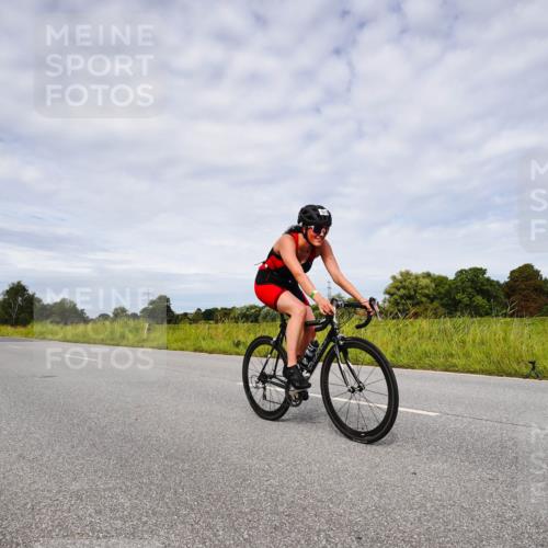 31.08.2025 - Elbe Triathlon Hamburg Michael Burmester http://msf.ph/oto/8668067 31.08.2025 11:02:46 Radfahren 401, 1379, 1512 meine-sportfotos.de