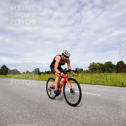 31.08.2025 - Elbe Triathlon Hamburg Michael Burmester http://msf.ph/oto/8668068 31.08.2025 11:02:52 Radfahren 1379, 1499, 1597 meine-sportfotos.de