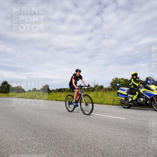 31.08.2025 - Elbe Triathlon Hamburg Michael Burmester http://msf.ph/oto/8668074 31.08.2025 11:02:59 Radfahren 1499, 1597 meine-sportfotos.de