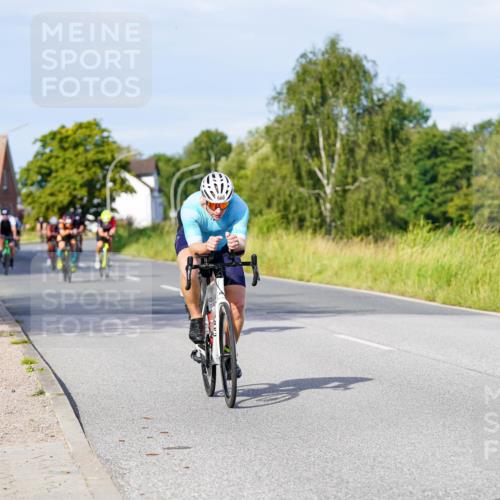 31.08.2025 - Elbe Triathlon Hamburg Michael Burmester http://msf.ph/oto/8668075 31.08.2025 09:45:37 Radfahren 392, 393, 607, 633, 660, 700, 708, 709, 786, 808, 826 meine-sportfotos.de