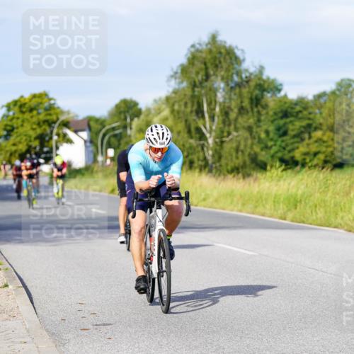 31.08.2025 - Elbe Triathlon Hamburg Michael Burmester http://msf.ph/oto/8668079 31.08.2025 09:45:37 Radfahren 392, 393, 607, 633, 660, 700, 708, 709, 786, 808, 826 meine-sportfotos.de