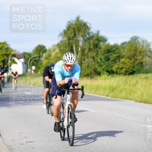 31.08.2025 - Elbe Triathlon Hamburg Michael Burmester http://msf.ph/oto/8668082 31.08.2025 09:45:37 Radfahren 392, 393, 607, 633, 660, 700, 708, 709, 786, 808, 826 meine-sportfotos.de