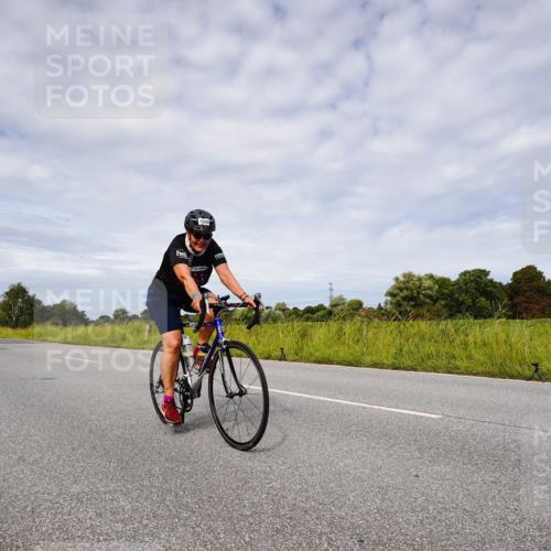 31.08.2025 - Elbe Triathlon Hamburg Michael Burmester http://msf.ph/oto/8668095 31.08.2025 11:03:36 Radfahren 1284, 1289, 1500, 1542 meine-sportfotos.de
