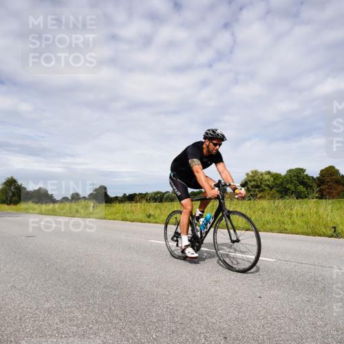 31.08.2025 - Elbe Triathlon Hamburg Michael Burmester http://msf.ph/oto/8668105 31.08.2025 11:03:50 Radfahren 1268, 1311, 1536, 1549 meine-sportfotos.de