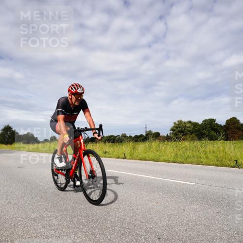 31.08.2025 - Elbe Triathlon Hamburg Michael Burmester http://msf.ph/oto/8668112 31.08.2025 11:03:58 Radfahren 1311, 1320, 1536, 1586 meine-sportfotos.de