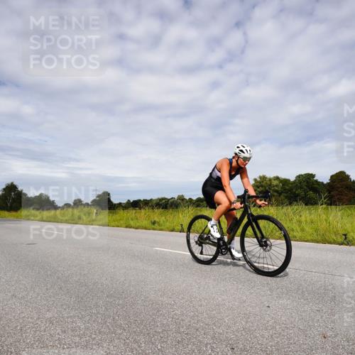 31.08.2025 - Elbe Triathlon Hamburg Michael Burmester http://msf.ph/oto/8668118 31.08.2025 11:04:10 Radfahren 782, 1267, 1316, 1571 meine-sportfotos.de