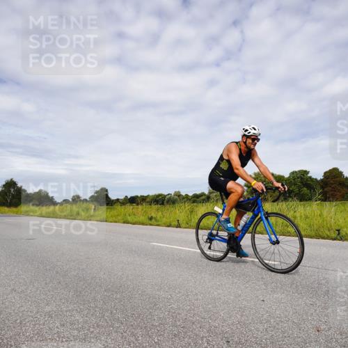 31.08.2025 - Elbe Triathlon Hamburg Michael Burmester http://msf.ph/oto/8668128 31.08.2025 11:04:19 Radfahren 1302, 1339, 1553 meine-sportfotos.de