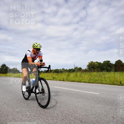 31.08.2025 - Elbe Triathlon Hamburg Michael Burmester http://msf.ph/oto/8668131 31.08.2025 11:04:21 Radfahren 1302, 1339, 1553 meine-sportfotos.de