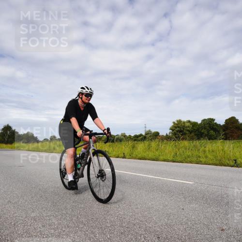 31.08.2025 - Elbe Triathlon Hamburg Michael Burmester http://msf.ph/oto/8668133 31.08.2025 11:04:32 Radfahren 1439, 1529 meine-sportfotos.de