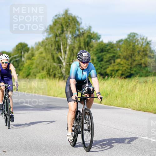 31.08.2025 - Elbe Triathlon Hamburg Michael Burmester http://msf.ph/oto/8668135 31.08.2025 09:45:50 Radfahren 305, 534, 588, 905, 930 meine-sportfotos.de