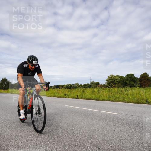 31.08.2025 - Elbe Triathlon Hamburg Michael Burmester http://msf.ph/oto/8668154 31.08.2025 11:04:58 Radfahren 1276, 1300, 1308, 1342, 1496 meine-sportfotos.de